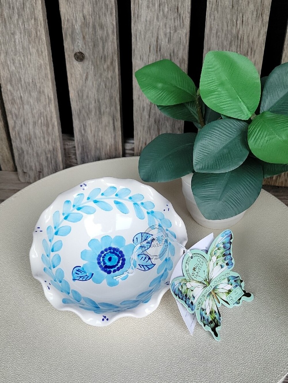 Vietri Hand-Painted Blue Floral Scalloped Ceramic Bowl Made In Italy - Picture 6 of 6